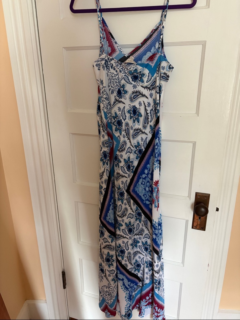 New Loft Summer Blue and White Paisley Sleeveless Maxi Dress with red. Size 8. - Picture 3 of 5